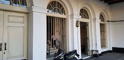 Hotel DeQur Jakarta Kota