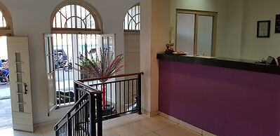 Hotel DeQur Jakarta Kota