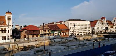 Hotel DeQur Jakarta Kota