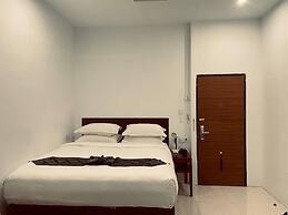 Yama Hotel & Rooftop Bar