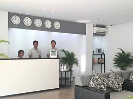 Yama Hotel & Rooftop Bar