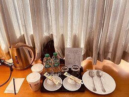 Yama Hotel & Rooftop Bar