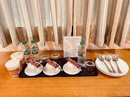 Yama Hotel & Rooftop Bar