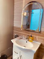 Yama Hotel & Rooftop Bar