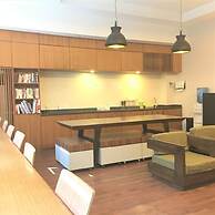 Yama Hotel & Rooftop Bar