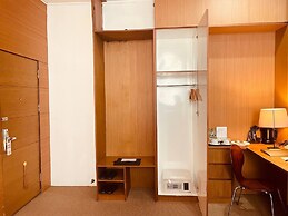 Yama Hotel & Rooftop Bar