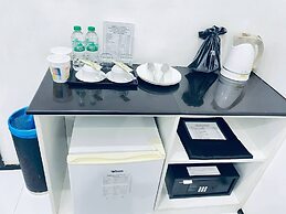 Yama Hotel & Rooftop Bar