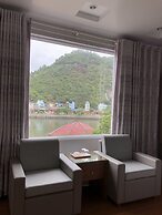 Cat Ba Central Hotel II - Hostel