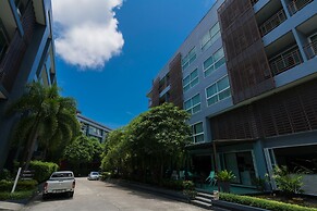 The Kris Condo by Knock-Knock