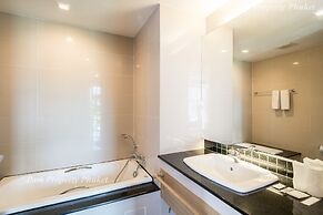 The Kris Condo by Knock-Knock