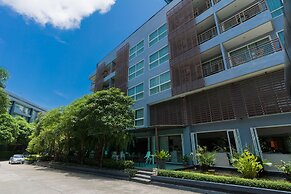 The Kris Condo by Knock-Knock