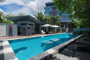 The Kris Condo by Knock-Knock