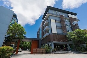 The Kris Condo by Knock-Knock