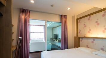 The Kris Condo by Knock-Knock