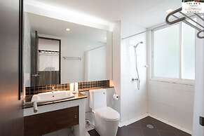 The Kris Condo by Knock-Knock