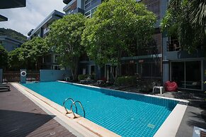 The Kris Condo by Knock-Knock