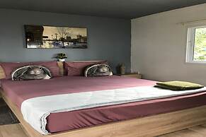 Mr.Yong Tour & Homestay