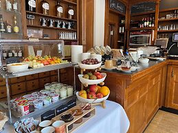 MOMENTS Boutique Hotel