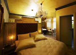 MOMENTS Boutique Hotel