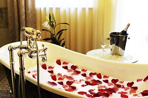 MOMENTS Boutique Hotel