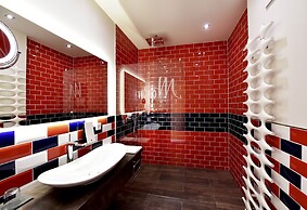 MOMENTS Boutique Hotel