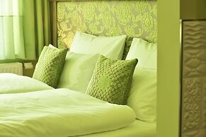 MOMENTS Boutique Hotel