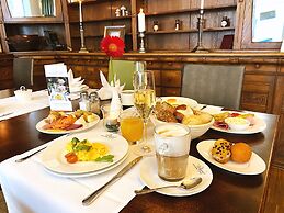 MOMENTS Boutique Hotel