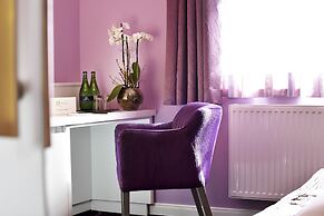 MOMENTS Boutique Hotel