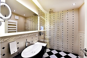 MOMENTS Boutique Hotel