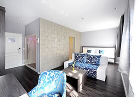 MOMENTS Boutique Hotel