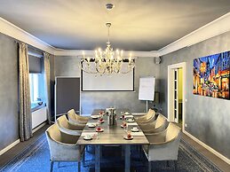 MOMENTS Boutique Hotel