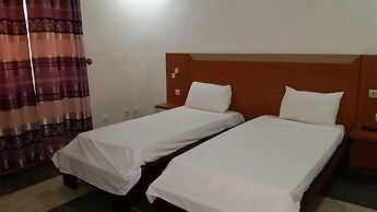 Eifell's Hotel's