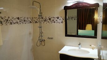 Eifell's Hotel's