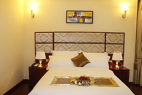 Golden Royal Hotel