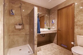 Sea & Wave Puerta del mar