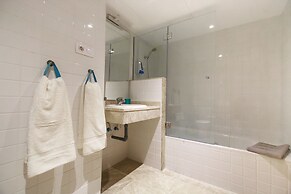 Sea & Wave Puerta del mar