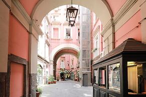 Toledo 16 Luxury Suites