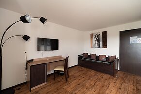 Brit Hotel Confort La Tour Blanche