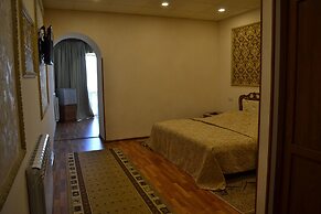 AVAGYAN'S Hotel - Restaurant