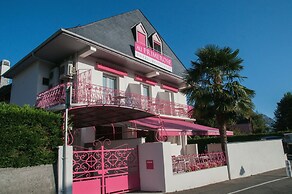 Au Primerose Hotel