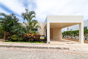 Beachfront Homes by Playa Paradise