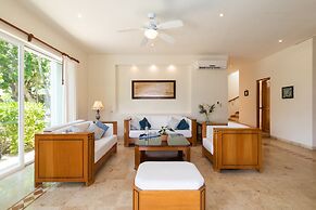 Beachfront Homes by Playa Paradise