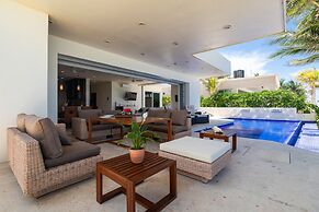 Beachfront Homes by Playa Paradise