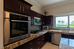 Beachfront Homes by Playa Paradise