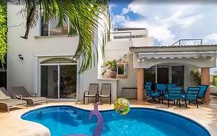 Beachfront Homes by Playa Paradise