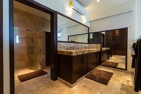 Beachfront Homes by Playa Paradise