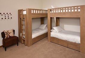 Lionshead Centre #307 3 Bedroom Condo by RedAwning