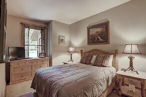 8757 Trappers Crossing 1 Bedroom Townhouse by RedAwning