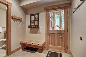 8757 Trappers Crossing 1 Bedroom Townhouse by RedAwning