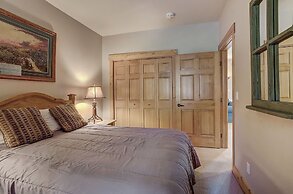 8757 Trappers Crossing 1 Bedroom Townhouse by RedAwning